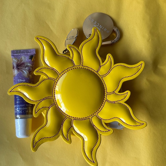 🌻👸🌻 BATH AND BODY WORKS RAPUNZEL SUN COIN PURSE & LIP GLOSS 🌻👸🌻 NWT 🌻👸🌻 - Picture 13 of 16